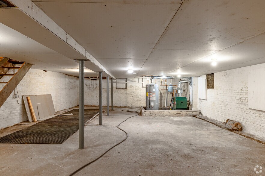 More Photos Of 147 Avenue E, Bayonne General Retail For Sale