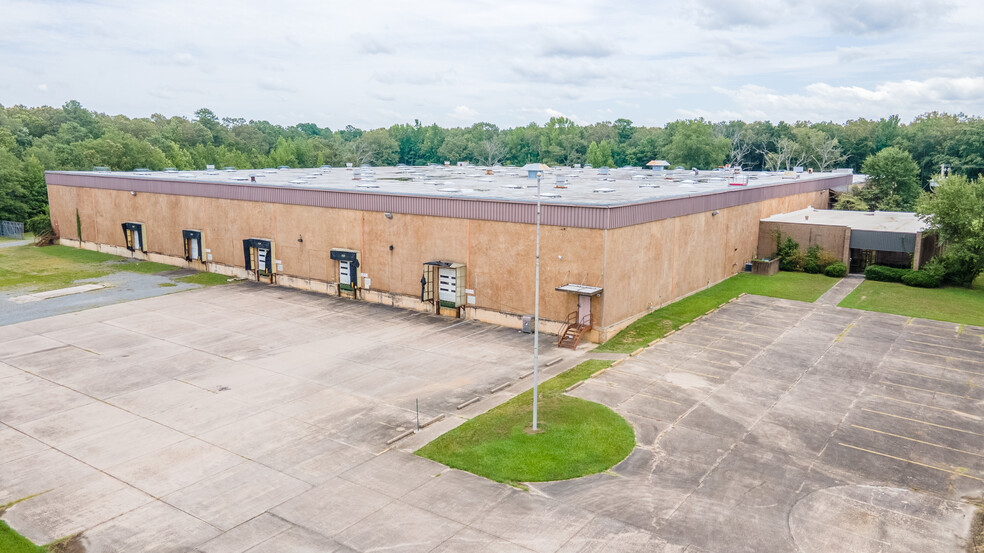 Primary Photo Of 3411 N Hutchinson St, Pine Bluff Manufacturing For Lease