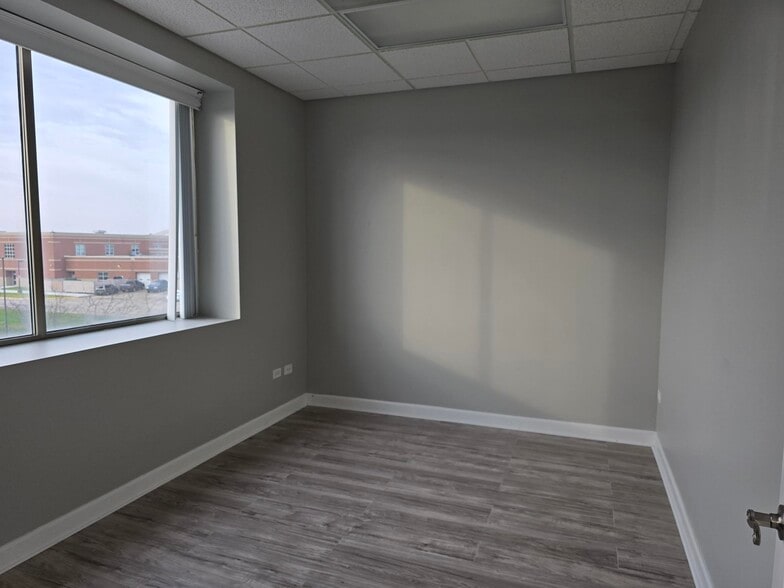 More Photos Of 2272 95th St, Naperville Office For Sale