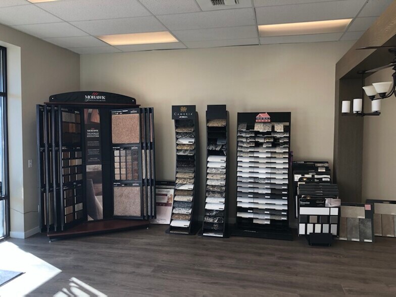 More Photos Of 2201 W Nob Hill Blvd, Yakima Freestanding For Lease