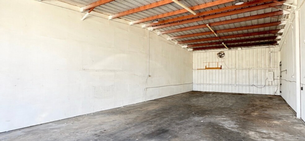 More Photos Of 618 Washburn Rd, Melbourne Manufacturing For Lease