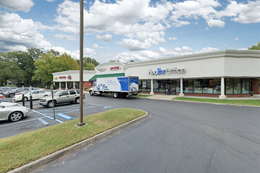 More Photos Of 550 Oyster Point Rd, Newport News Storefront For Lease