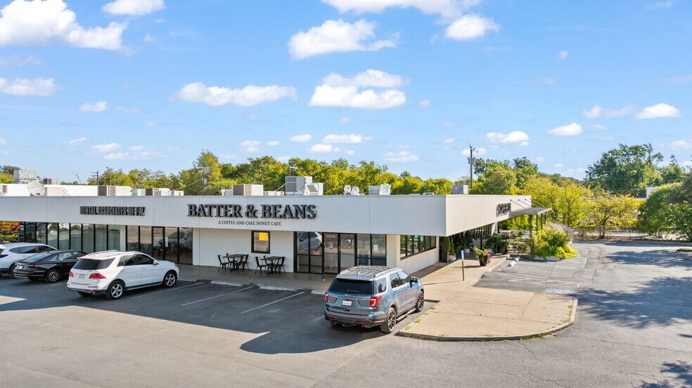 More Photos Of 3511-3563 S Hills Ave, Fort Worth Unknown For Lease