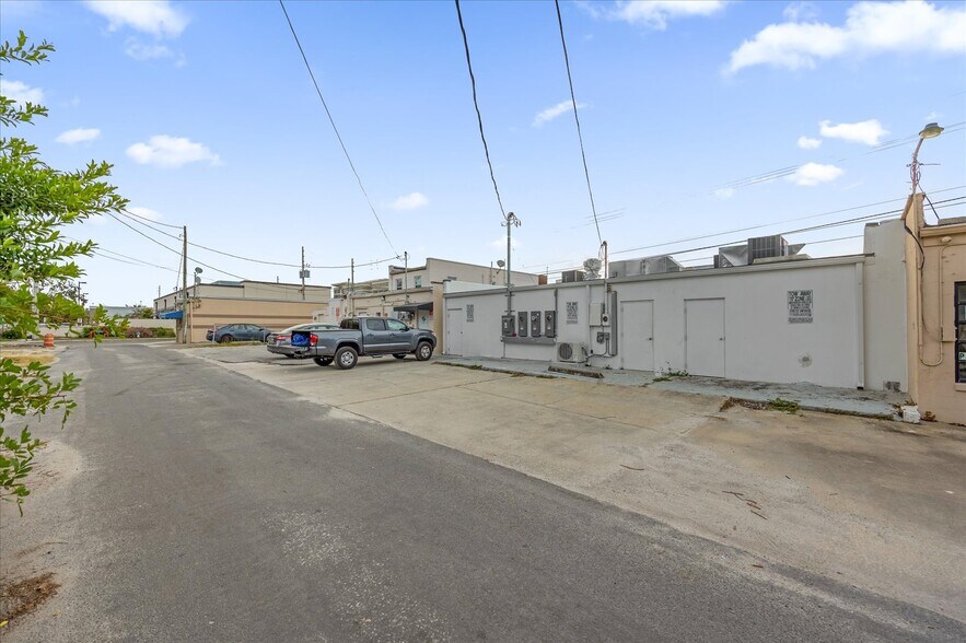 More Photos Of 2011-2013 S Orange Ave, Orlando Storefront Retail Office For Sale