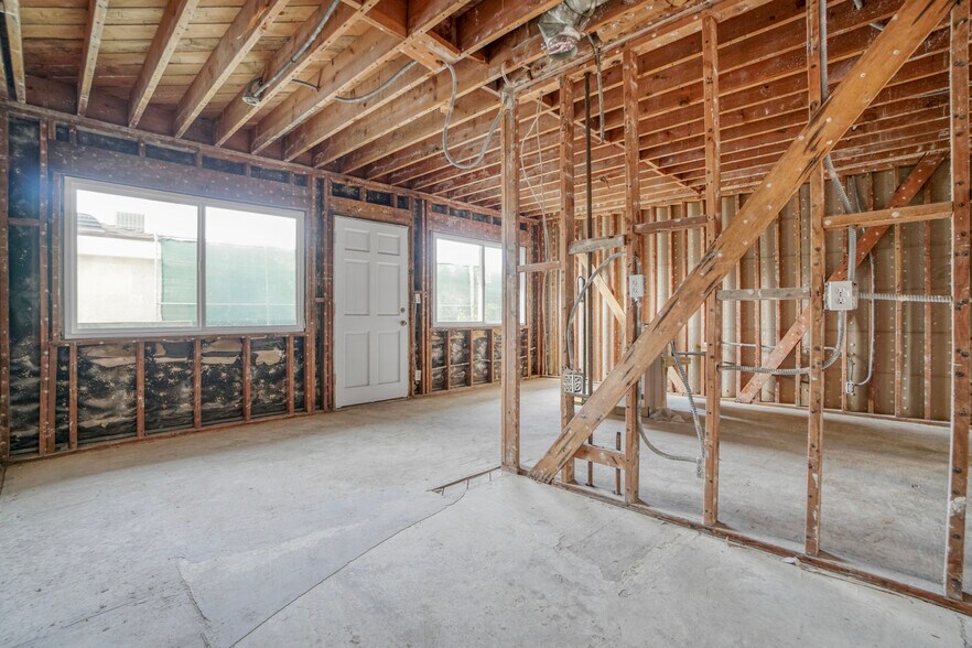 More Photos Of 16 38th Pl, Long Beach Apartments For Sale