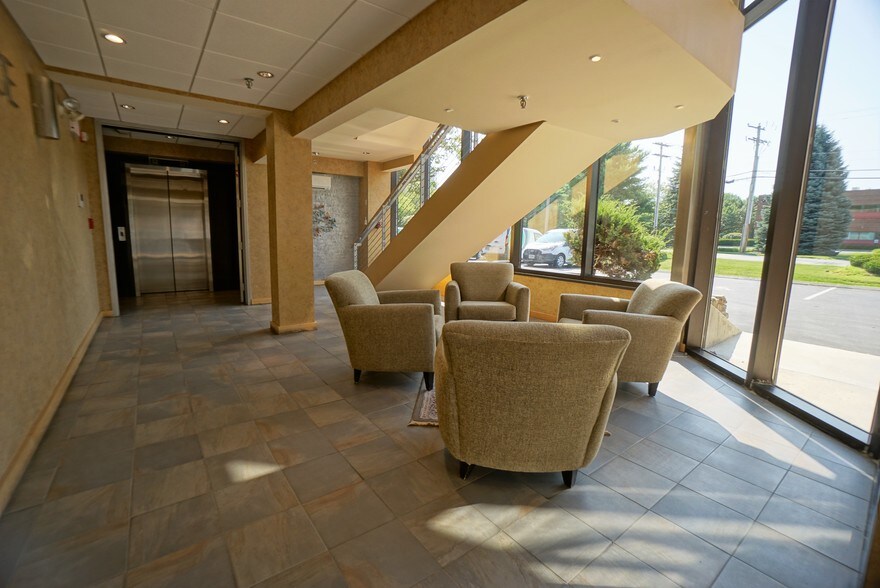 More Photos Of 6 Trafalgar Sq, Nashua Office For Lease