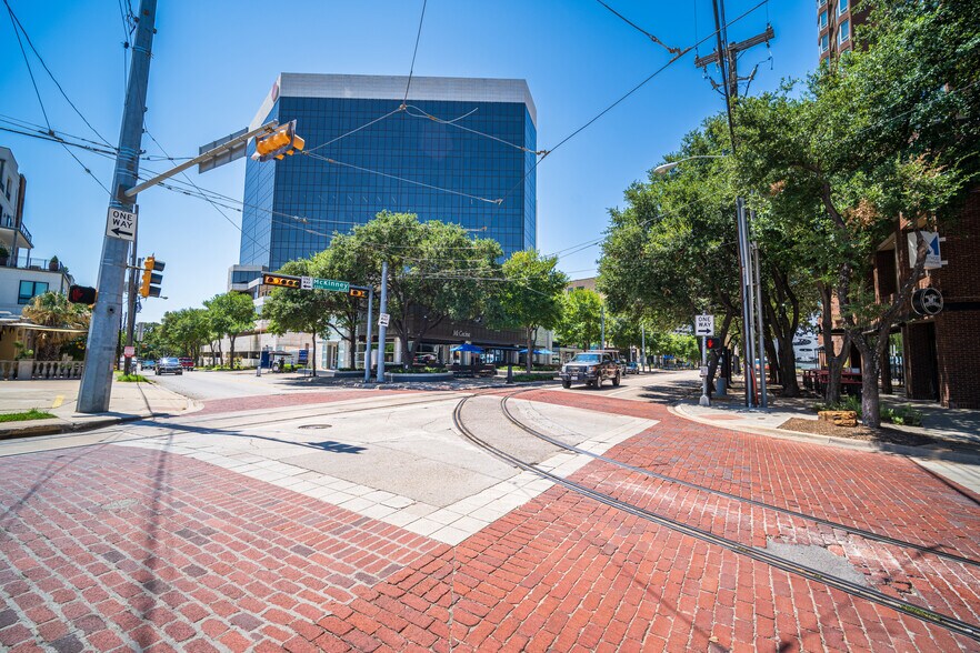 More Photos Of 3232 McKinney Ave, Dallas Office For Lease