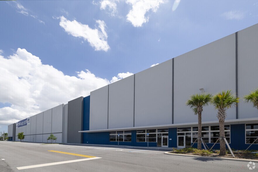More Photos Of 4700 NW 135th St, Opa Locka Warehouse For Lease