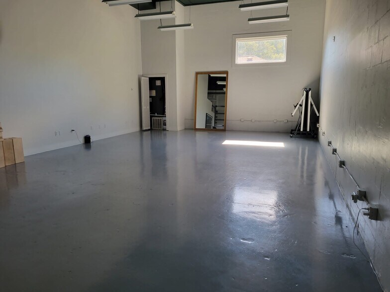 More Photos Of 404 S Martin Luther King Jr Ave, Clearwater Warehouse For Sale