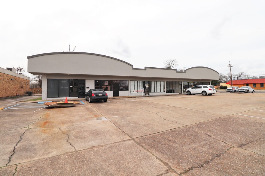 Primary Photo Of 1217 N 18th St, Monroe Storefront For Lease