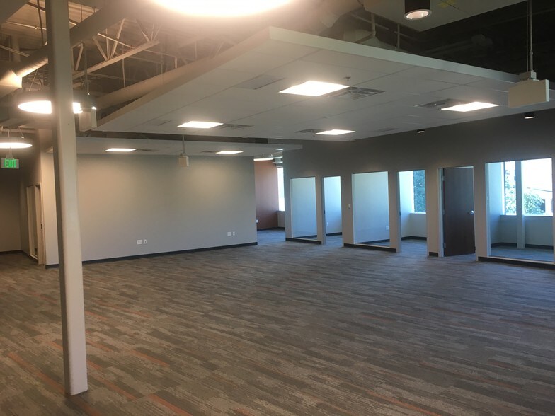 More Photos Of 1435 Garrison St, Lakewood Office For Lease