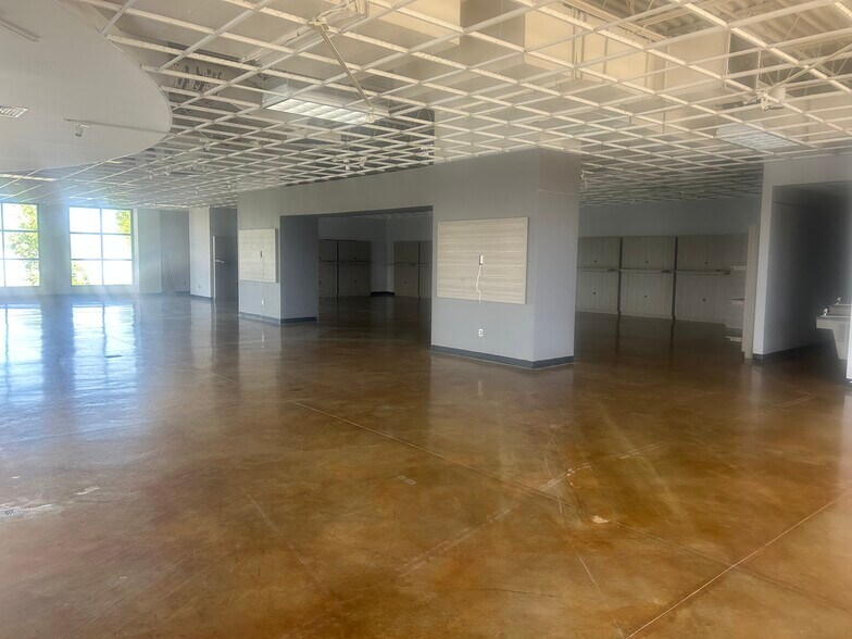 More Photos Of 11501 Carolina Place Pky, Pineville Freestanding For Sale