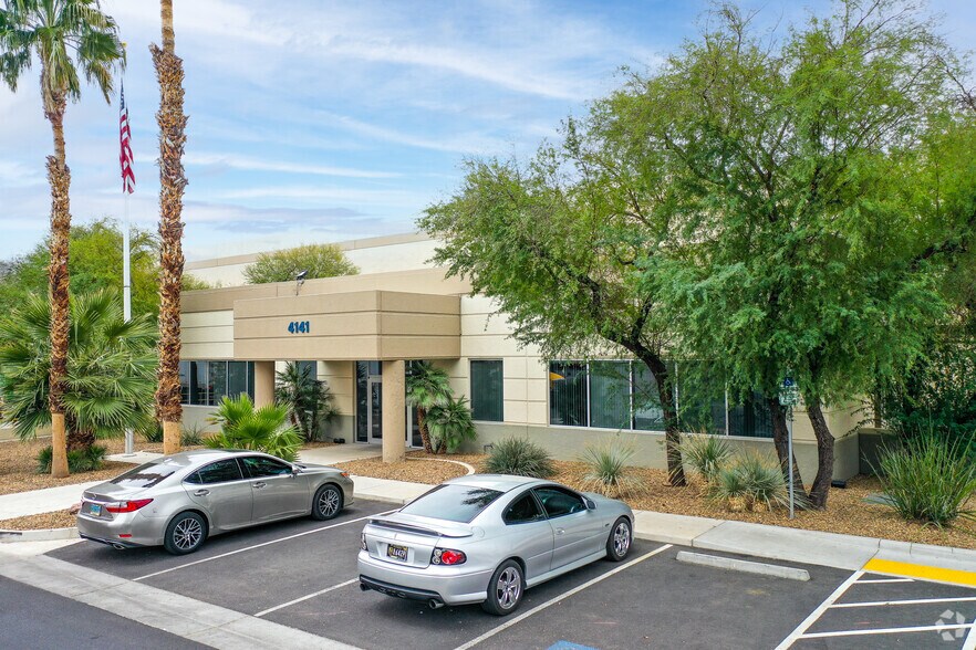 More Photos Of 4141 Distribution Cir, North Las Vegas Distribution For Lease