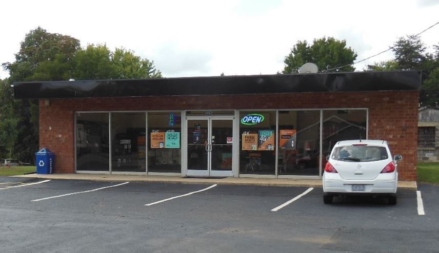 Primary Photo Of 328 E Bodenhamer St, Kernersville Convenience Store For Sale