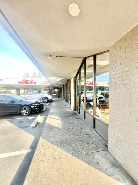 More Photos Of 7810-7890 La Riviera Dr, Sacramento Storefront For Lease