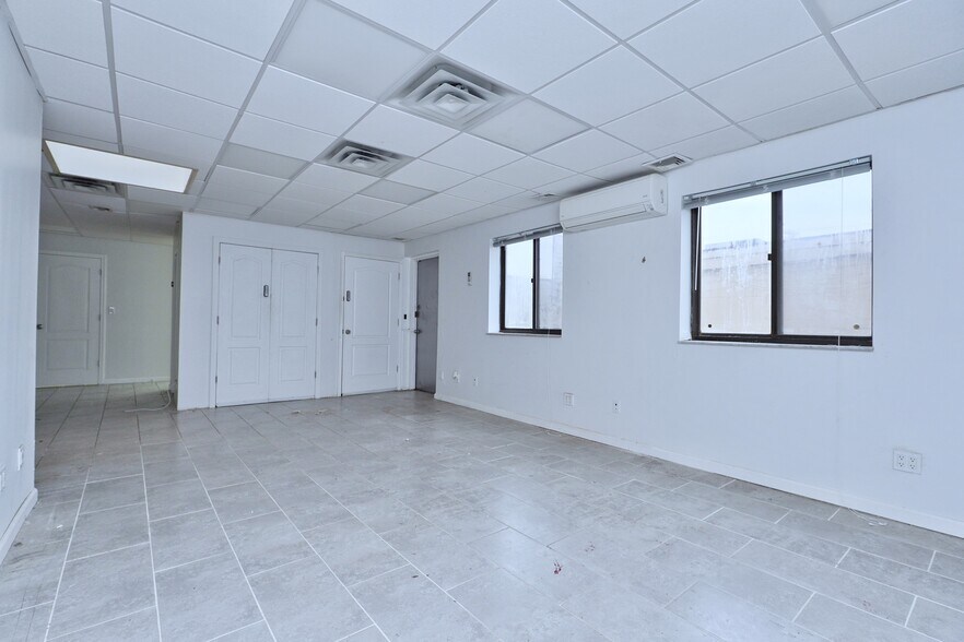 More Photos Of 2215 Hendrickson St, Brooklyn Medical For Sale