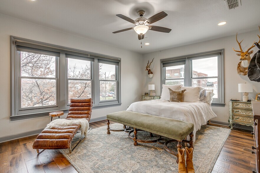 More Photos Of 1109-1119 W Magnolia Ave, Fort Worth Restaurant For Sale