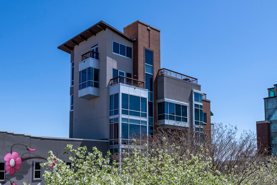 More Photos Of 5 W Mountain St, Fayetteville Apartments For Lease