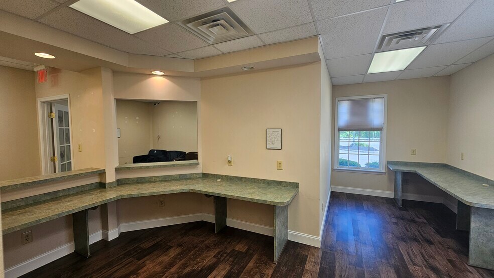 More Photos Of 135 Jackson Rd, Medford Medical For Lease