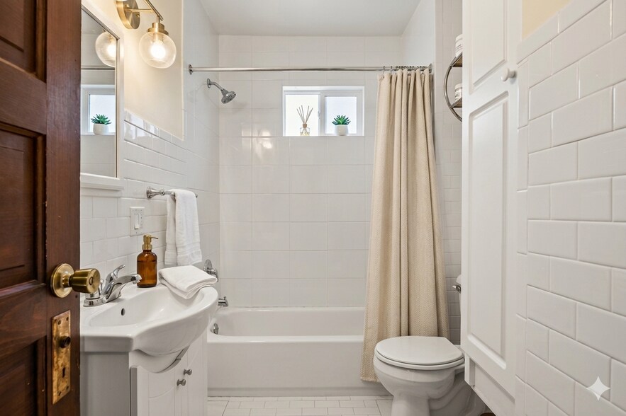 More Photos Of 120-126 N Franklin St, Madison Apartments For Sale
