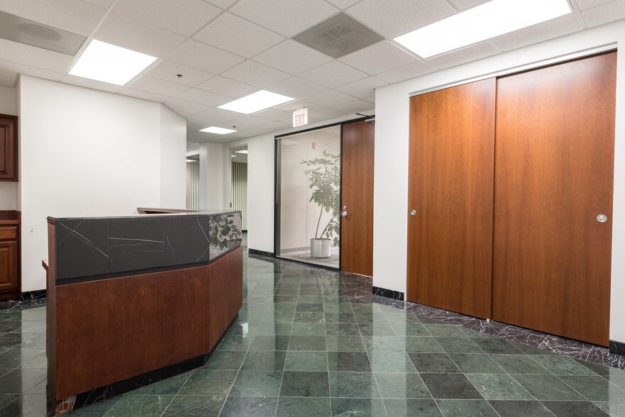 More Photos Of 1751 S Naperville Rd, Wheaton Medical For Sale