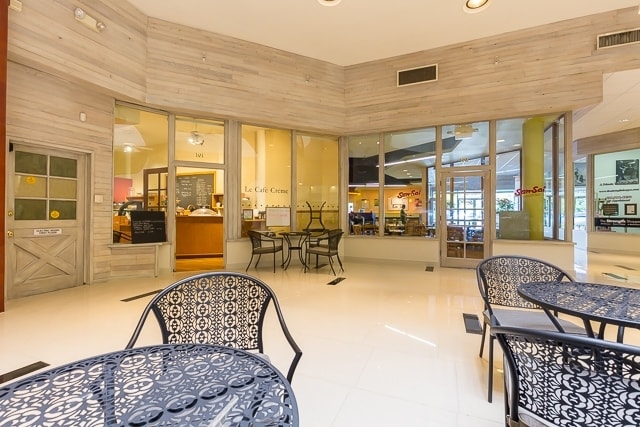 More Photos Of 350 S Lake Ave, Pasadena Storefront Retail Office For Lease