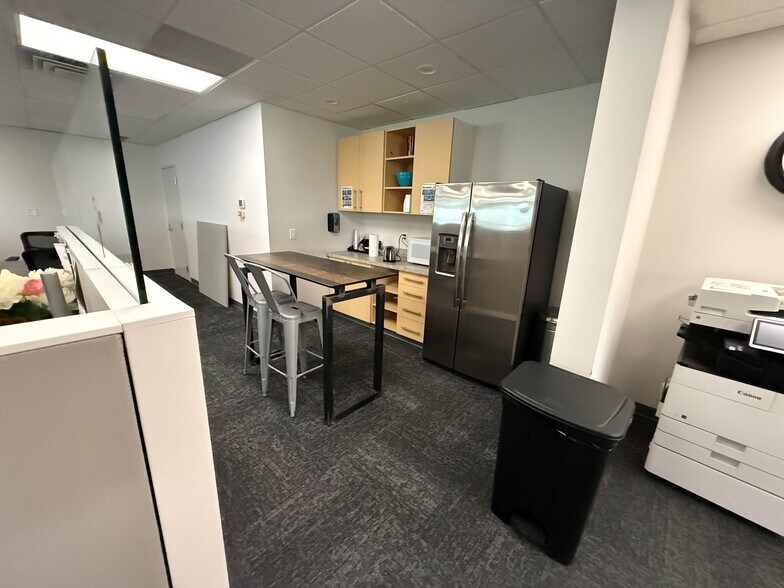 More Photos Of 3950 River Ridge Dr NE, Cedar Rapids Office For Sale