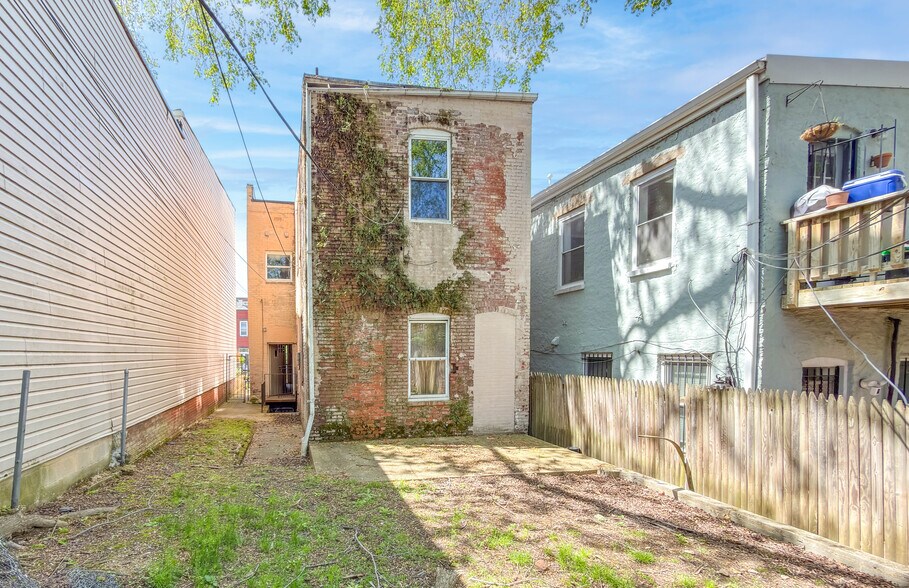 More Photos Of 1527 6th St NW, Washington Multifamily For Sale