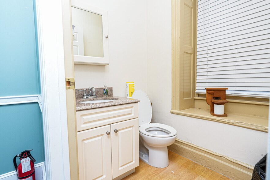 More Photos Of 12-19 River Rd, Fair Lawn Office For Sale
