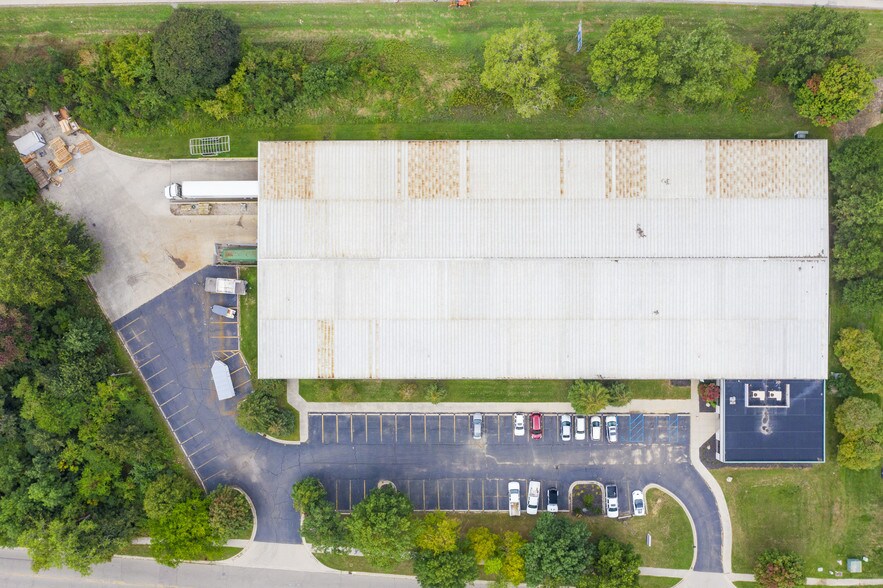 More Photos Of 255 N Alloy Dr, Fenton Warehouse For Sale
