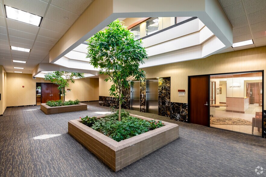 More Photos Of 1730 Park St, Naperville Office For Sale