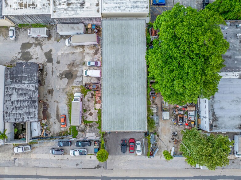 More Photos Of 1996 NW 22nd St, Miami Warehouse For Sale