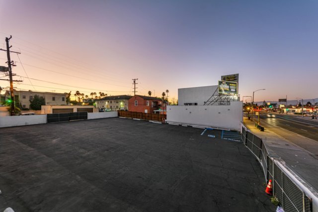 More Photos Of 4225 Crenshaw Blvd, Los Angeles Bar For Lease