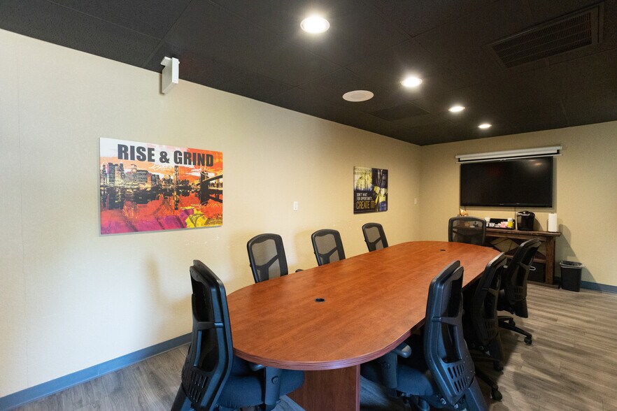 More Photos Of 706 Springdale Rd, Bedford Office For Sale