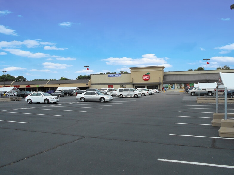 More Photos Of 811 S Tillotson Ave, Muncie Unknown For Lease
