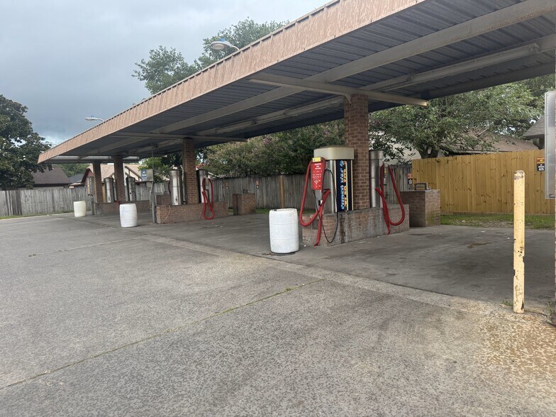 More Photos Of 901 W Pasadena Blvd, Deer Park Carwash For Sale