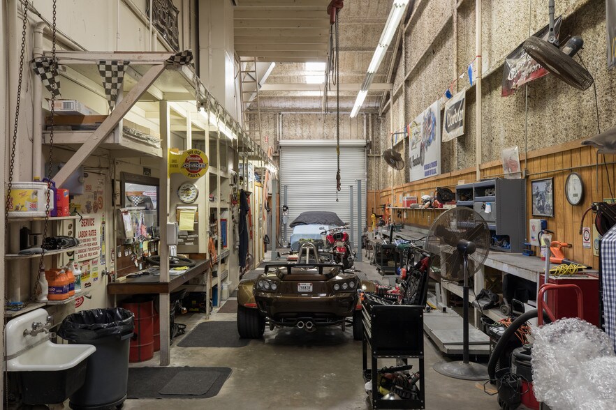 More Photos Of 6604 South Loop E, Houston Freestanding For Sale