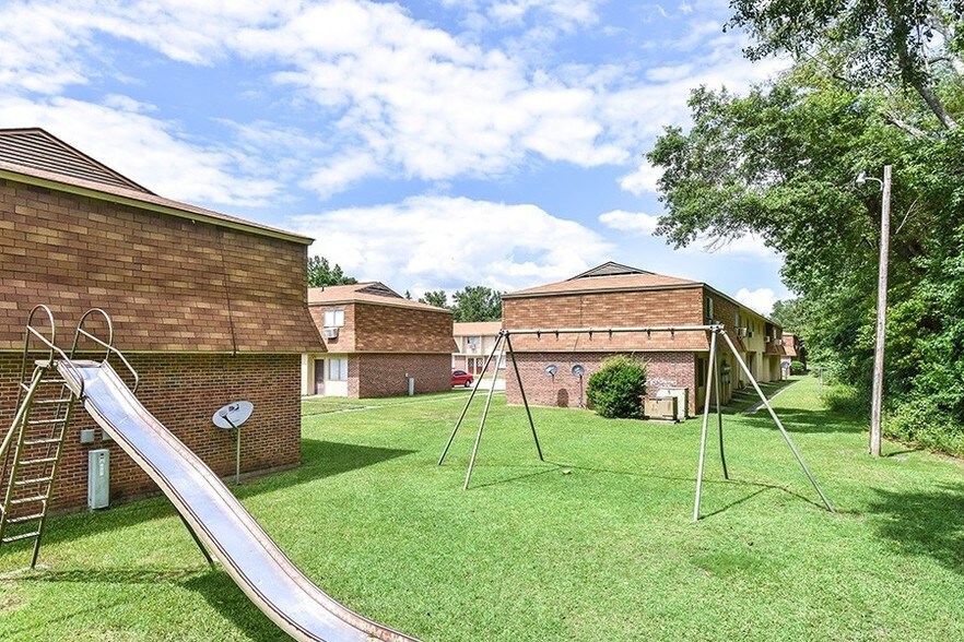 More Photos Of 901 Corona Dr, Orangeburg Apartments For Sale