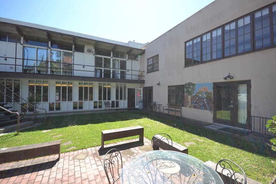 More Photos Of 2441 Le Conte Ave, Berkeley Schools For Lease
