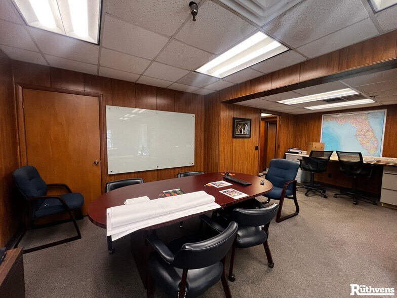 More Photos Of 500 Avenue R SW, Winter Haven Warehouse For Sale