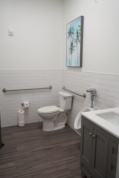 More Photos Of 13553 Atlantic Blvd, Jacksonville Office For Lease