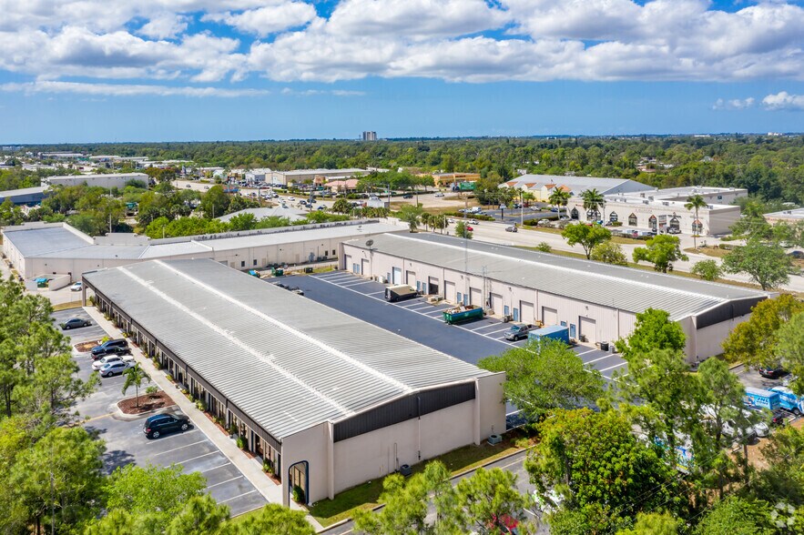 More Photos Of 12165 Metro Pky, Fort Myers Light Manufacturing For Lease
