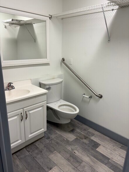 More Photos Of 4330 Sheridan St, Hollywood Medical For Sale