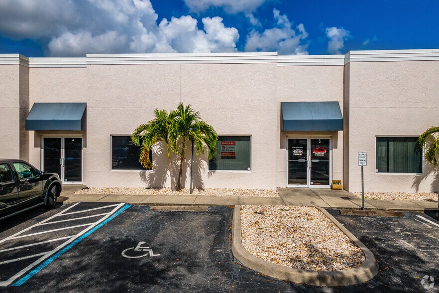 More Photos Of 1455 Rail Head Blvd, Naples Warehouse For Lease