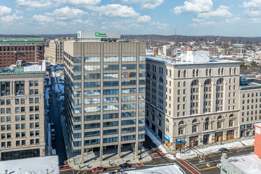 More Photos Of 370 Main St, Worcester Coworking Space