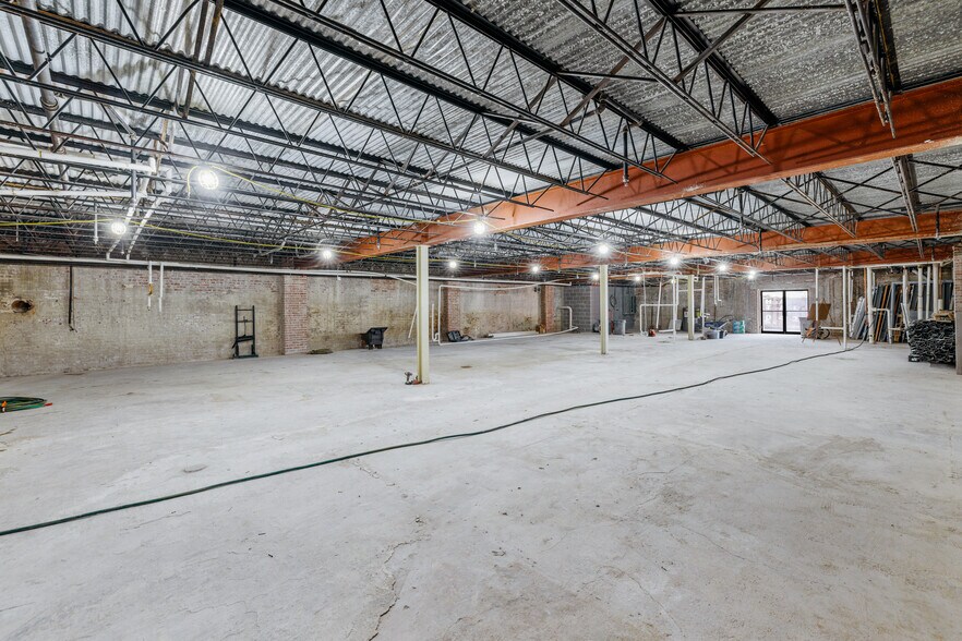 More Photos Of 116 S Broad St, Monroe Restaurant For Lease