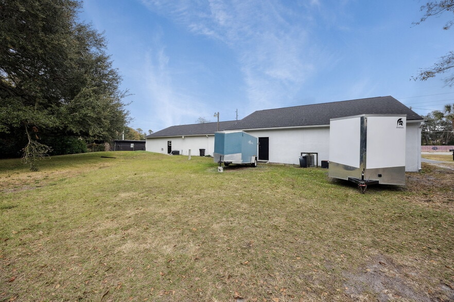 More Photos Of 1637-1643 S 8th St, Fernandina Beach Storefront For Sale