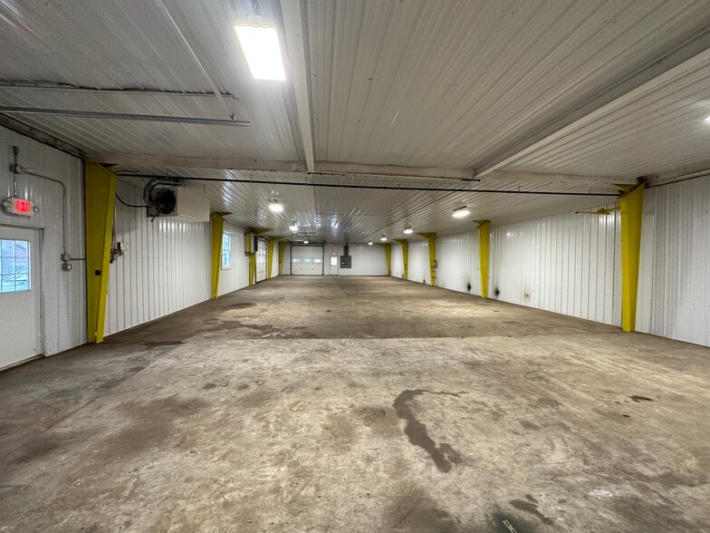 More Photos Of 885 Wickham Ave, Mattituck Warehouse For Lease