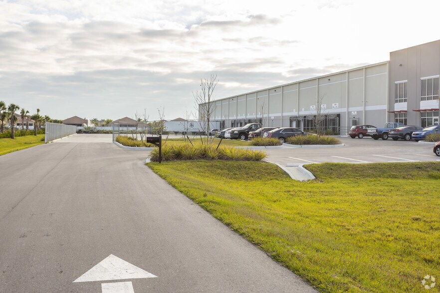 Primary Photo Of 3971 Veronica S Shoemaker Blvd, Fort Myers Distribution For Lease