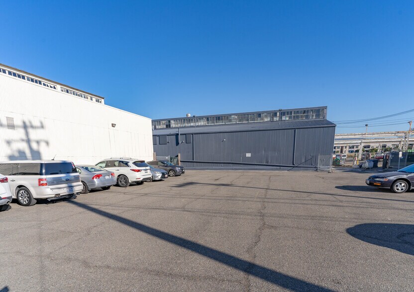 More Photos Of 2421 Blanding Ave, Alameda Industrial For Sale